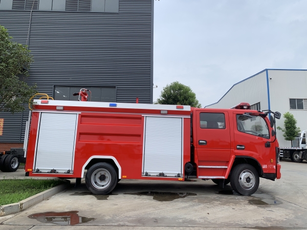 東風(fēng)5噸水罐消防車