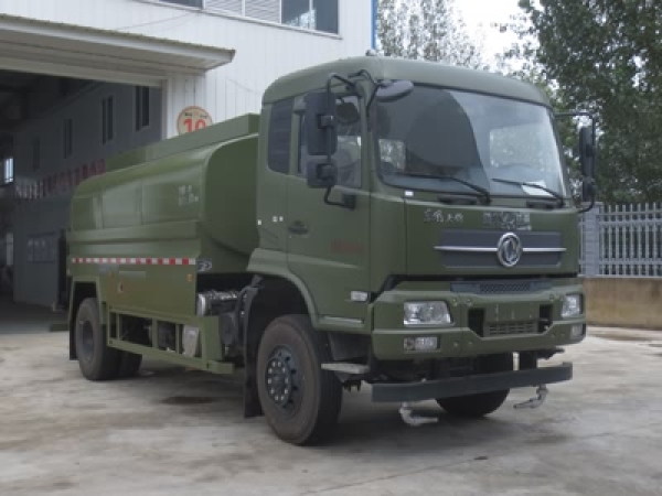 東風(fēng)4×4消防灑水車